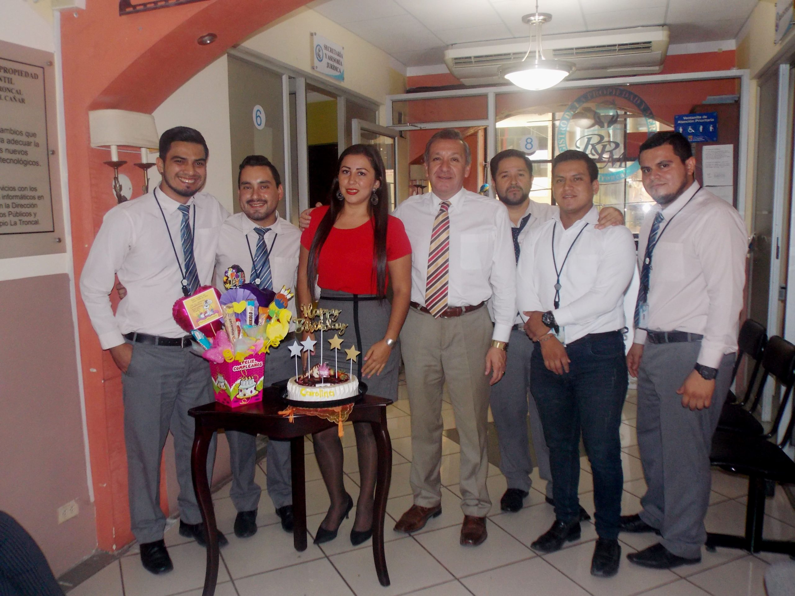FESTEJO DE CUMPLEAÑOS DE CAROLINA CEVALLOS (FUNCIONARIA DEL RPYMLT)