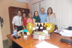 Saludo de funcionarios del Registro al Dr. Marcelo Matute, por el DÍA DEL PADRE.